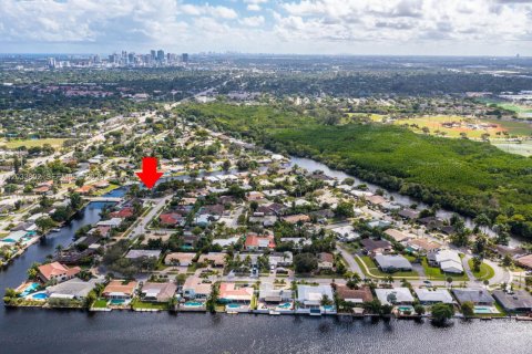 Casa en venta en Wilton Manors, Florida, 3 dormitorios, 199.83 m2 № 2078038 - foto 7