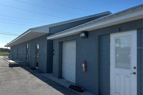 Propiedad comercial en alquiler en Winter Haven, Florida, 46.45 m2 № 2103454 - foto 5