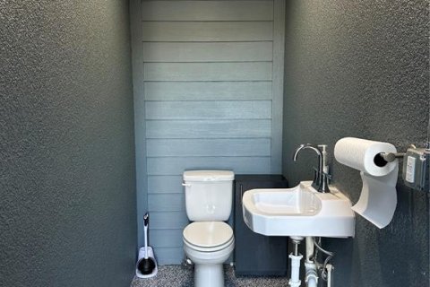 Propiedad comercial en alquiler en Winter Haven, Florida, 46.45 m2 № 2103454 - foto 7