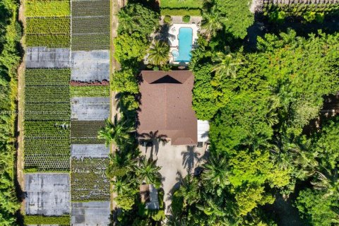 House in Homestead, Florida 3 bedrooms, 242.29 sq.m. № 1893293 - photo 13