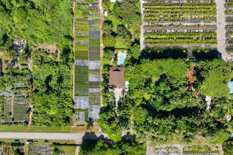 House in Homestead, Florida 3 bedrooms, 242.29 sq.m. № 1893293 - photo 14