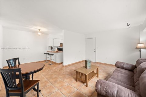 Copropriété à louer à Miami Beach, Floride: 1 chambre, 61.97 m2 № 1683625 - photo 4