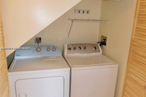 Townhouse in Boca Raton, Florida 2 bedrooms, 120.96 sq.m. № 2050763 - photo 8