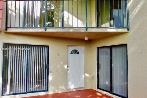 Townhouse in Boca Raton, Florida 2 bedrooms, 120.96 sq.m. № 2050763 - photo 2