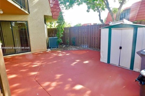 Townhouse in Boca Raton, Florida 2 bedrooms, 120.96 sq.m. № 2050763 - photo 3