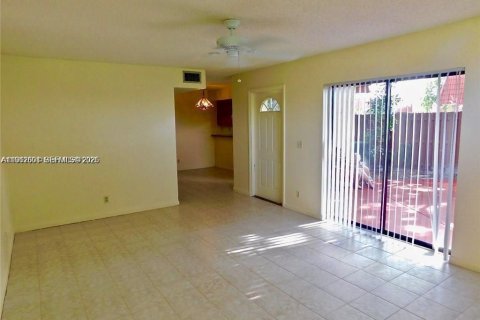 Townhouse in Boca Raton, Florida 2 bedrooms, 120.96 sq.m. № 2050763 - photo 4