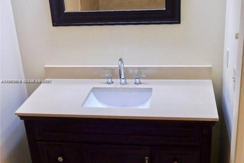 Townhouse in Boca Raton, Florida 2 bedrooms, 120.96 sq.m. № 2050763 - photo 13