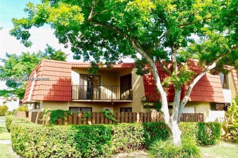 Townhouse in Boca Raton, Florida 2 bedrooms, 120.96 sq.m. № 2050763