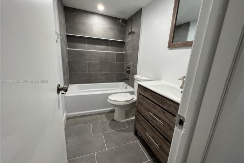 Copropriété à louer à Miami, Floride: 3 chambres, 102.1 m2 № 2051250 - photo 11