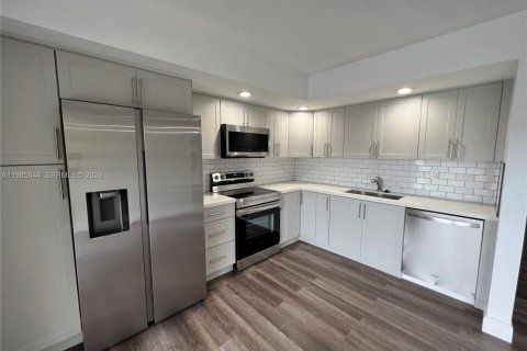 Condo à Miami, Floride, 3 chambres  № 2051250