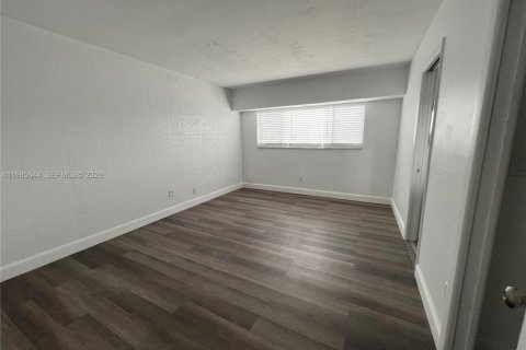 Copropriété à louer à Miami, Floride: 3 chambres, 102.1 m2 № 2051250 - photo 7