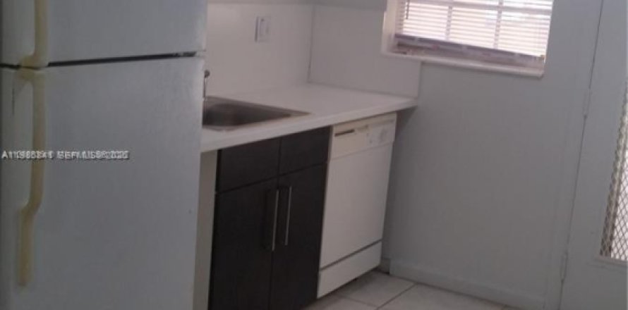 Condo à North Miami, Floride, 2 chambres  № 2047422