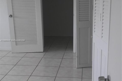 Copropriété à vendre à North Miami, Floride: 2 chambres, 116.13 m2 № 2047422 - photo 8