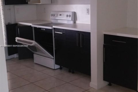 Copropriété à vendre à North Miami, Floride: 2 chambres, 116.13 m2 № 2047422 - photo 2