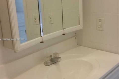 Copropriété à vendre à North Miami, Floride: 2 chambres, 116.13 m2 № 2047422 - photo 14