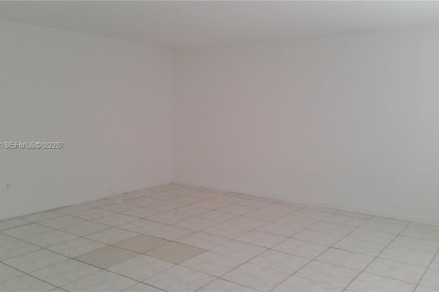 Copropriété à vendre à North Miami, Floride: 2 chambres, 116.13 m2 № 2047422 - photo 4