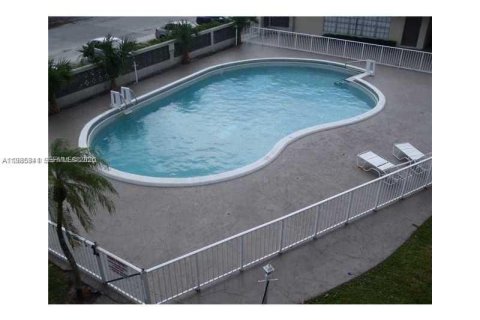 Copropriété à vendre à North Miami, Floride: 2 chambres, 116.13 m2 № 2047422 - photo 17