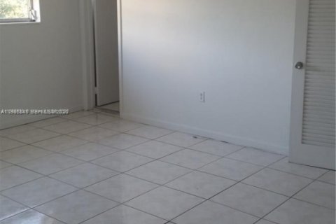 Copropriété à vendre à North Miami, Floride: 2 chambres, 116.13 m2 № 2047422 - photo 10
