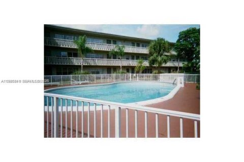 Copropriété à vendre à North Miami, Floride: 2 chambres, 116.13 m2 № 2047422 - photo 18