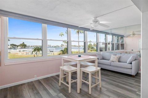 Copropriété à vendre à South Pasadena, Floride: 2 chambres, 99.87 m2 № 2099563 - photo 3
