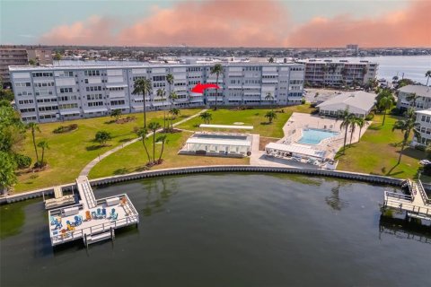 Copropriété à vendre à South Pasadena, Floride: 2 chambres, 99.87 m2 № 2099563 - photo 2