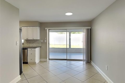 House in Sarasota, Florida 2 bedrooms, 94.57 sq.m. № 1910951 - photo 4