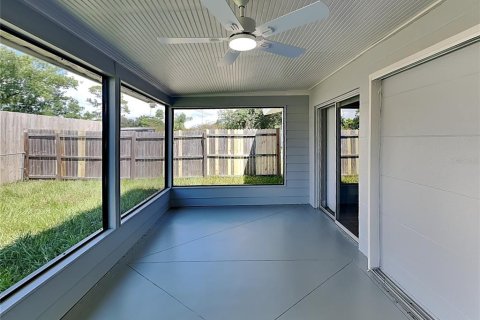 House in Sarasota, Florida 2 bedrooms, 94.57 sq.m. № 1910951 - photo 13