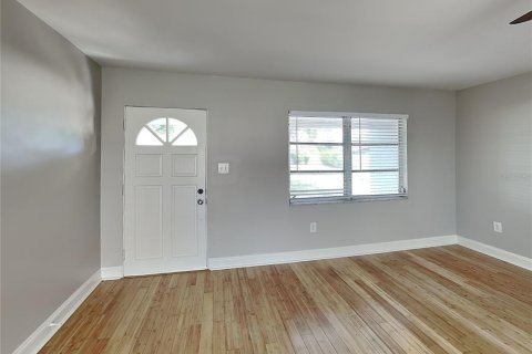 House in Sarasota, Florida 2 bedrooms, 94.57 sq.m. № 1910951 - photo 3