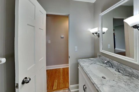 House in Sarasota, Florida 2 bedrooms, 94.57 sq.m. № 1910951 - photo 11