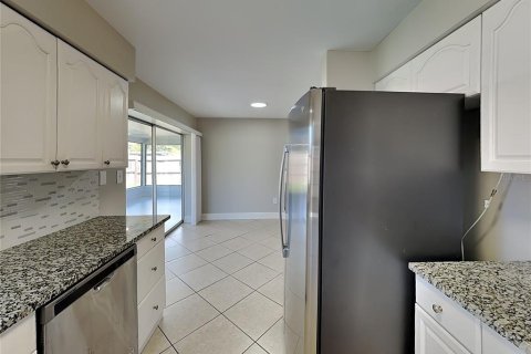 House in Sarasota, Florida 2 bedrooms, 94.57 sq.m. № 1910951 - photo 5