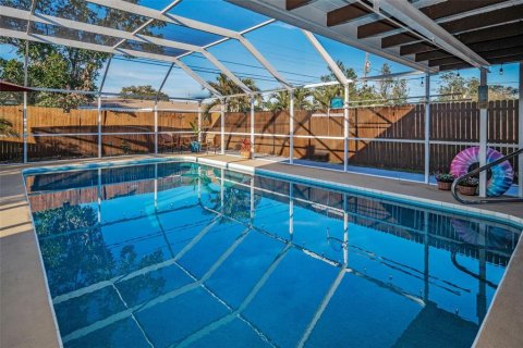 House in Seminole, Florida 3 bedrooms, 145.11 sq.m. № 1556478 - photo 25