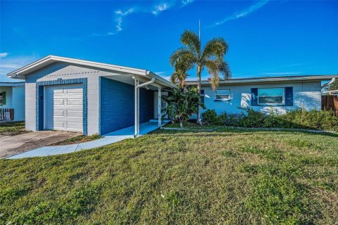 House in Seminole, Florida 3 bedrooms, 145.11 sq.m. № 1556478 - photo 3