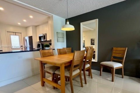 Снять в аренду кондоминиум в Лодердейл-бай-те-Си, Флорида 2 спальни, 92.9м2, № 1943194 - фото 10