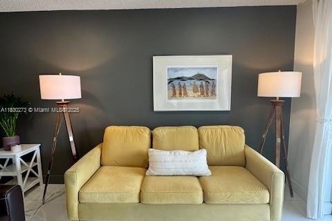 Снять в аренду кондоминиум в Лодердейл-бай-те-Си, Флорида 2 спальни, 92.9м2, № 1943194 - фото 15