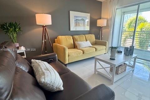 Снять в аренду кондоминиум в Лодердейл-бай-те-Си, Флорида 2 спальни, 92.9м2, № 1943194 - фото 12