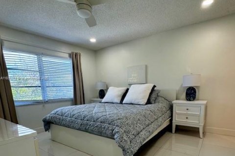 Снять в аренду кондоминиум в Лодердейл-бай-те-Си, Флорида 2 спальни, 92.9м2, № 1943194 - фото 16