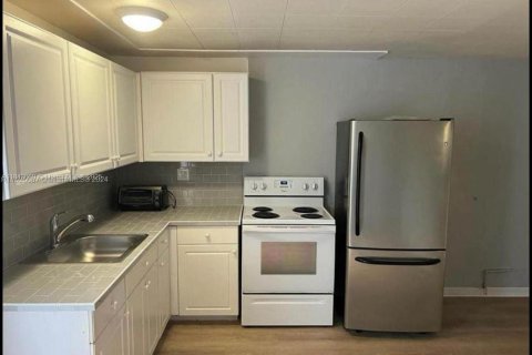 House in Hollywood, Florida 5 bedrooms, 189.52 sq.m. № 1836603 - photo 17