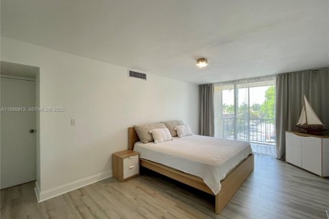 Condominio en alquiler en Hallandale Beach, Florida, 3 dormitorios, 134.71 m2 № 2058052 - foto 6