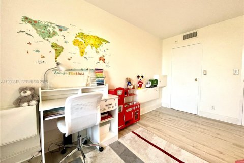 Condominio en alquiler en Hallandale Beach, Florida, 3 dormitorios, 134.71 m2 № 2058052 - foto 10