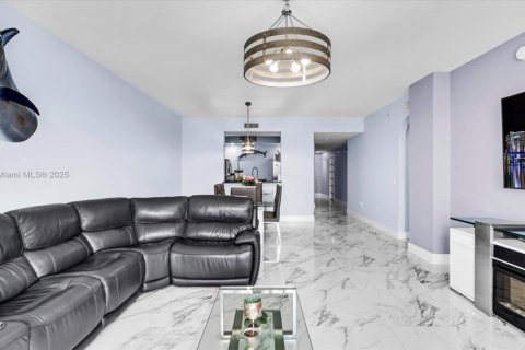 Condo in Aventura, Florida, 3 bedrooms  № 1872014 - photo 2