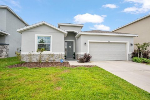 House in Ocala, Florida 4 bedrooms, 190.73 sq.m. № 2110682 - photo 2
