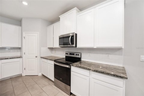 House in Ocala, Florida 4 bedrooms, 190.73 sq.m. № 2110682 - photo 23