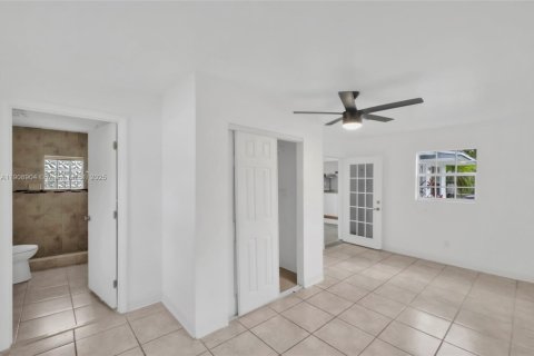 House in Miami Gardens, Florida 3 bedrooms, 108.51 sq.m. № 1964381 - photo 20