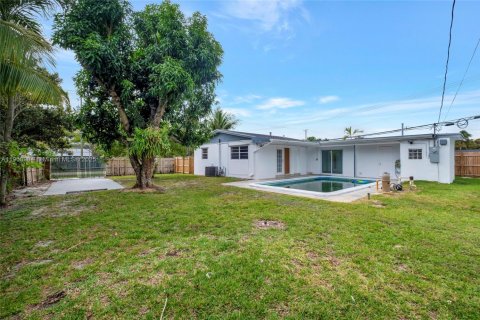 House in Miami Gardens, Florida 3 bedrooms, 108.51 sq.m. № 1964381 - photo 4