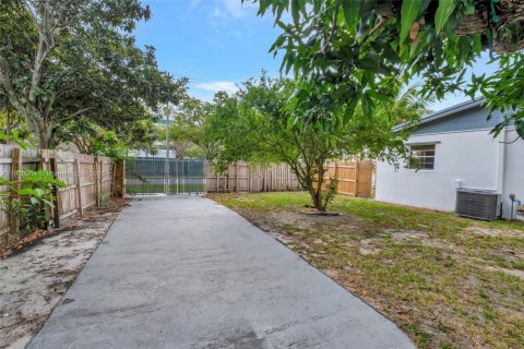 House in Miami Gardens, Florida 3 bedrooms, 108.51 sq.m. № 1964381 - photo 6