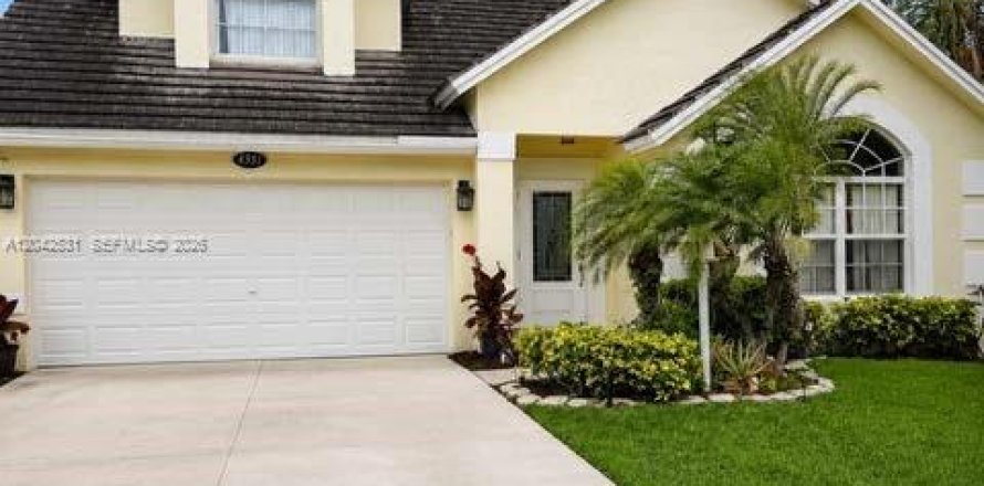 Villa ou maison à West Palm Beach, Floride 3 chambres, 178.19 m2 № 2268982