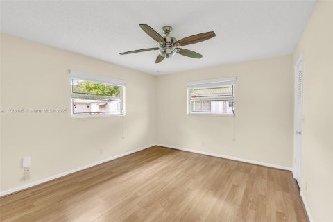 House in Plantation, Florida 2 bedrooms, 145.86 sq.m. № 1646660 - photo 27