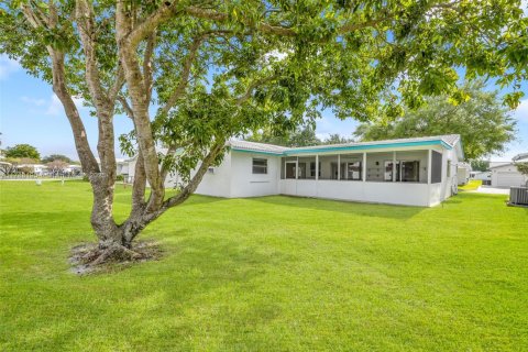 House in Plantation, Florida 2 bedrooms, 145.86 sq.m. № 1646660 - photo 26