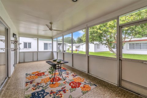 House in Plantation, Florida 2 bedrooms, 145.86 sq.m. № 1646660 - photo 3