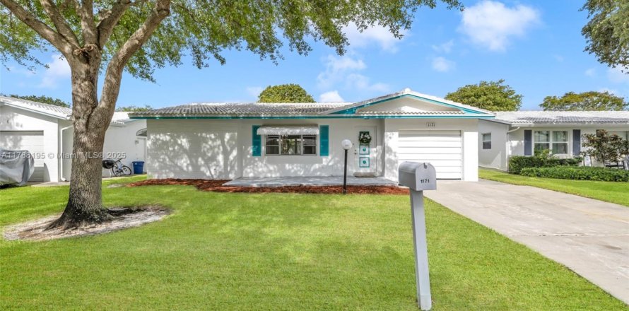 House in Plantation, Florida 2 bedrooms, 145.86 sq.m. № 1646660